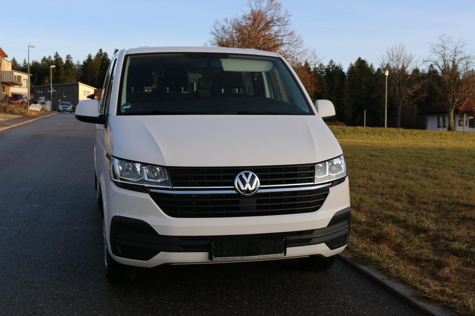 Volkswagen T6.1 Transporter Kombi lang FWD, 9 Sitze, Rampe