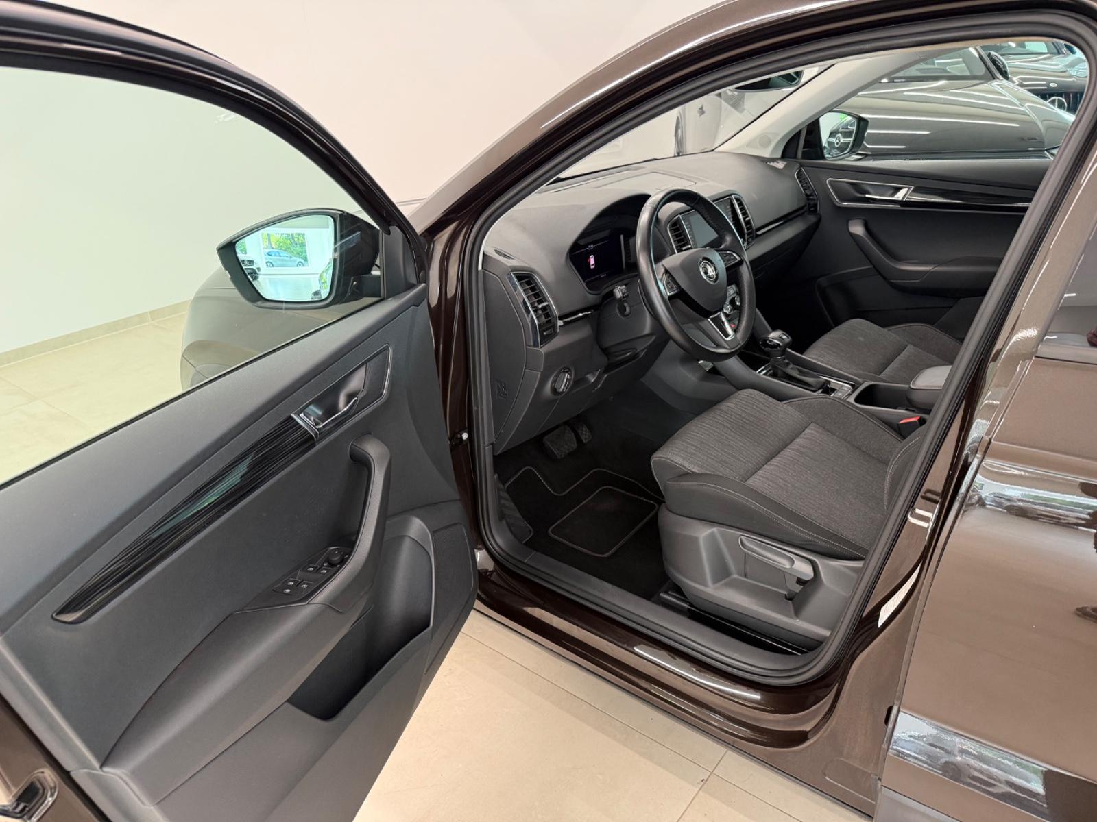 Skoda Karoq 1.6 TDI  Style DSG PANO VIRTUAL TACHO AHK