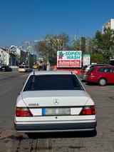 Mercedes-Benz Mercedes Benz E200 Benzin  W124 Automatik ... - gebrauchte Mercedes-Benz E 200 aus dem Jahr 1992
