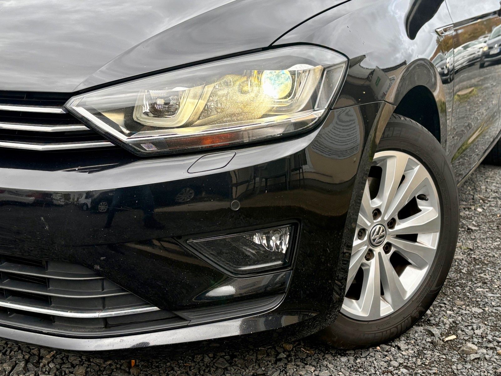 Fahrzeugabbildung Volkswagen Golf Sportsvan VII 1.6 TDI Xenon AHK LOUNGE 2.HD