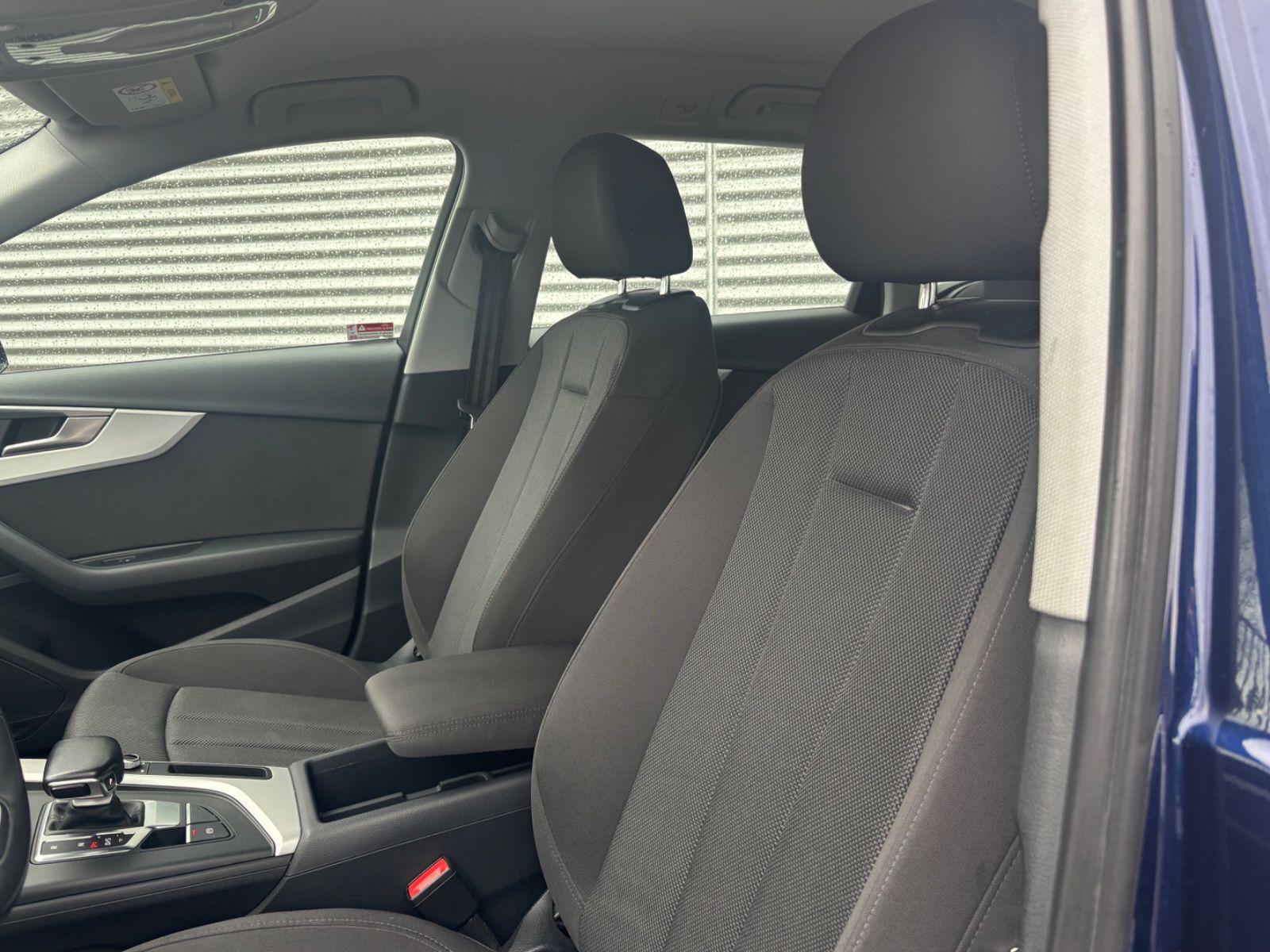 Fahrzeugabbildung Audi A4 Avant 35 TDI S line NAVI Carplay