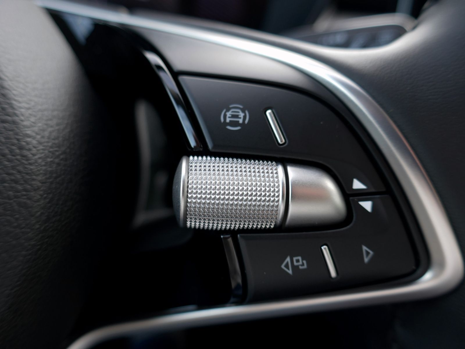 Fahrzeugabbildung SKODA Fabia Selection 1.0 TSI DSG | LED RFK GRA App