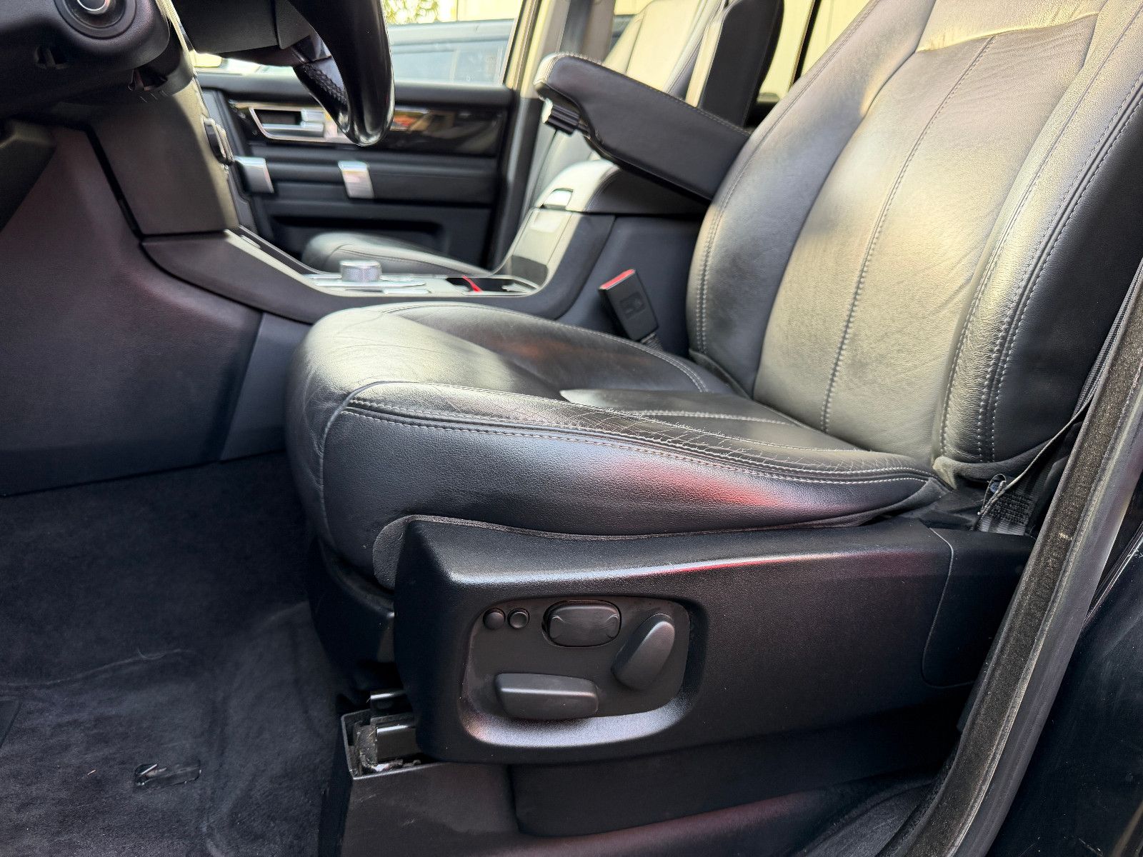 Fahrzeugabbildung Land Rover Discovery 4 SDV6 HSE/1-HAND/DEUTSCH/VOLL/PANO/LE