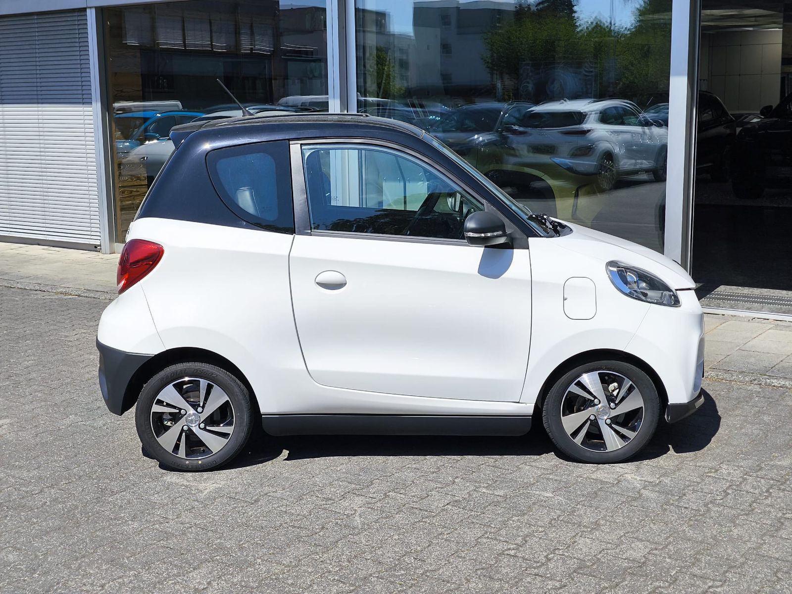 Fahrzeugabbildung Elaris Pio 36KW+LED+NAVI+KAM+KLIMA+LEDER+CARPLAY+