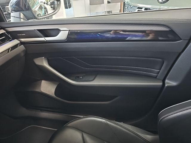 Fahrzeugabbildung Volkswagen Arteon Shooting Br. 2.0 TDI 4M DSG R-Line LEDER