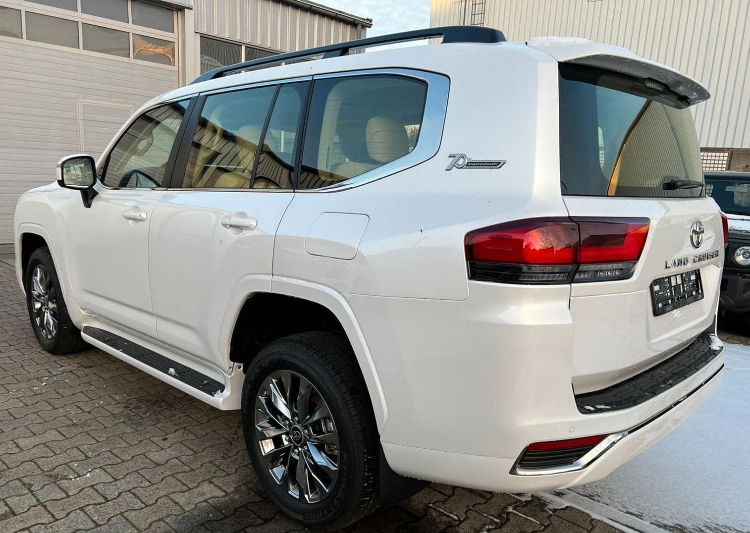 Toyota LC300 70thANV+NEU+EUreg+RearTV+415HP+VOLL+HUD imagem 3