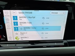 Fahrzeugabbildung Volkswagen Golf VIII Lim. Life Navi Sitzh ACC Lane Massage