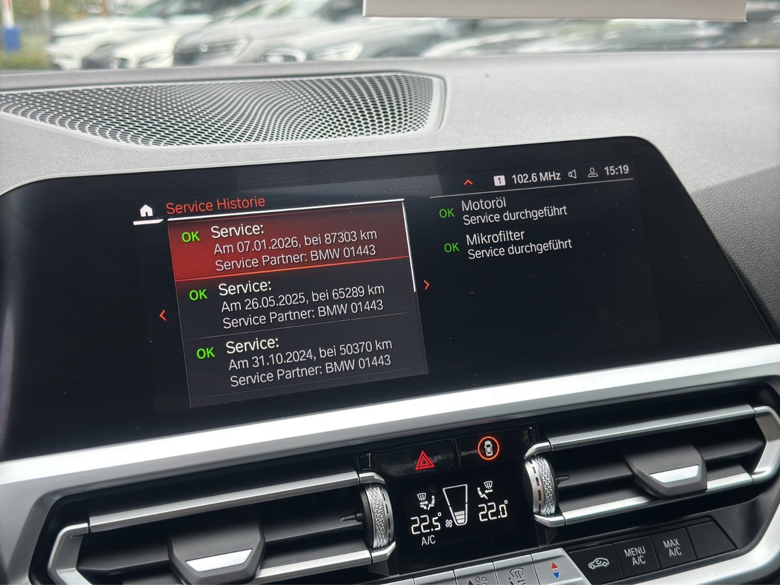 BMW 318 i M Sport*ALU*LED*PDC*EFH*NAVI*AMBIENTE*