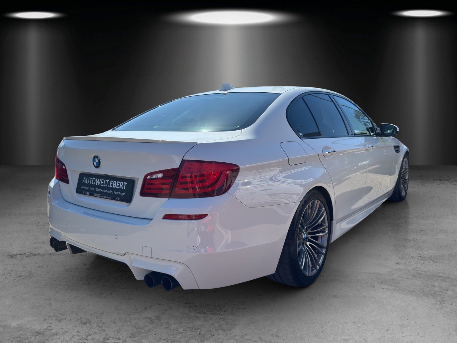 Fahrzeugabbildung BMW M5 4.4 V8 1. HAND/KW-Fahrwerk/Eventuri-Ansaugung