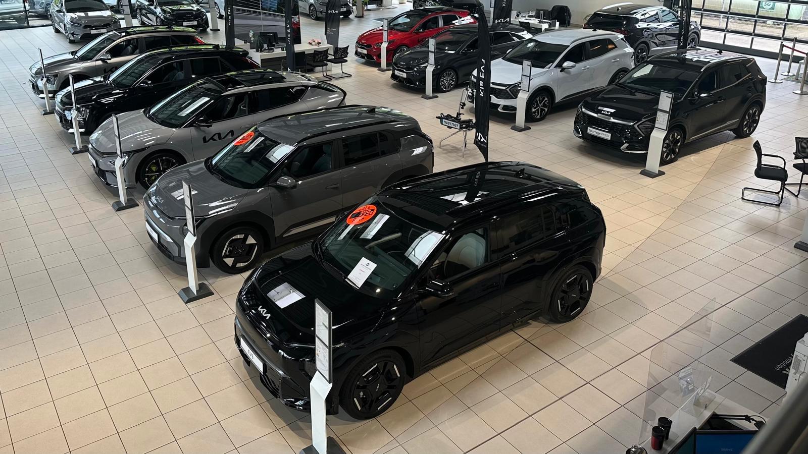 showroom-image-top