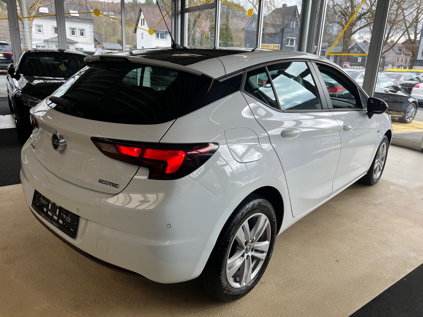 Fahrzeugabbildung Opel Astra K Lim. 5-trg. Active Start/Stop