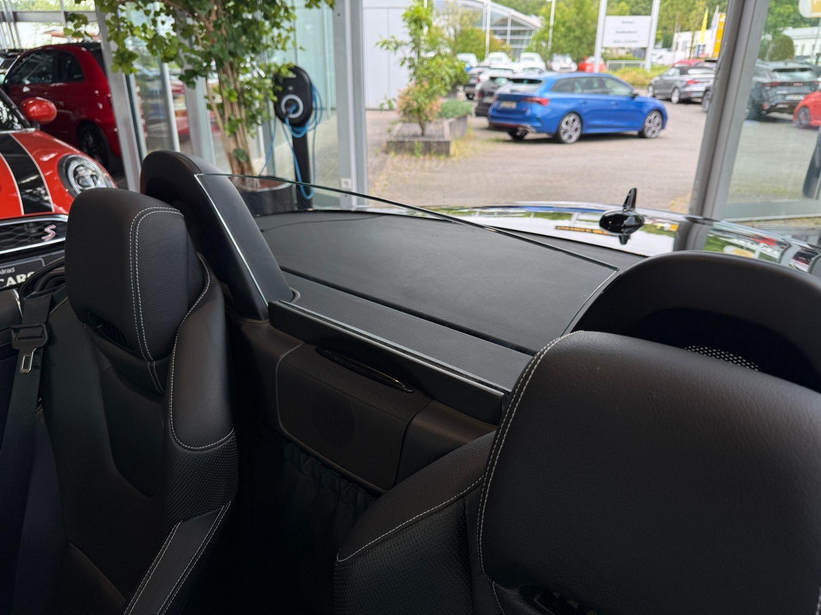 Fahrzeugabbildung Mercedes-Benz SLC 200 AIRSCARF LED NAVI
