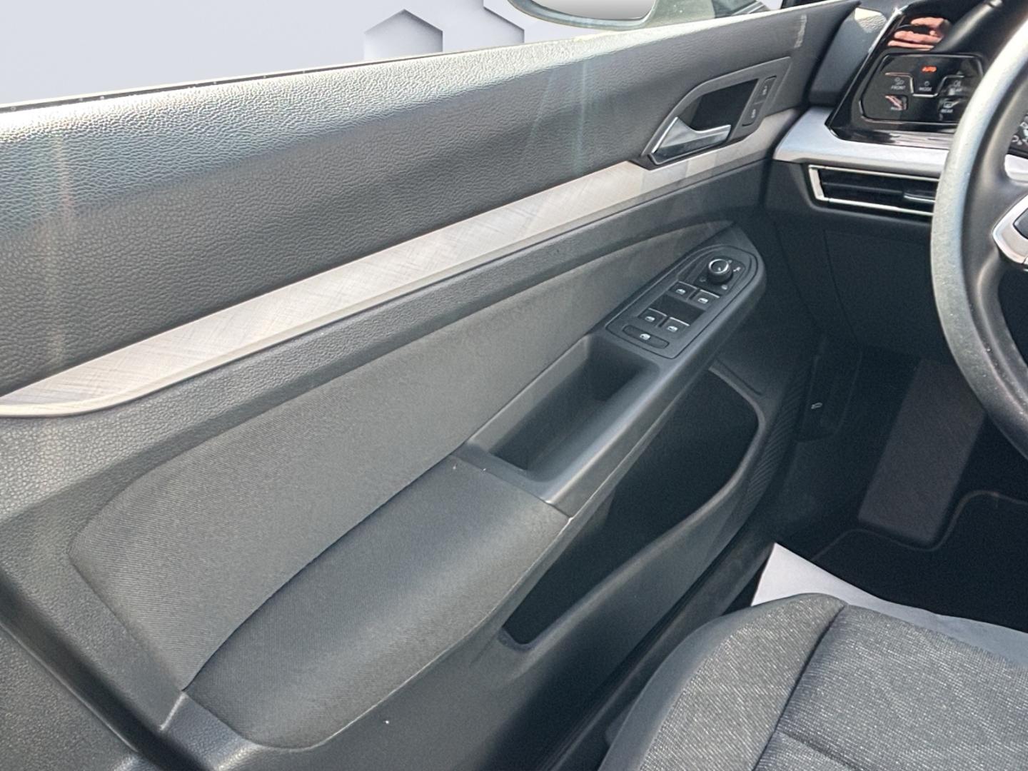 Volkswagen Golf VIII Life 2.0 TDI SCR DSG LED ACC PDC Stand, миниатюра 12