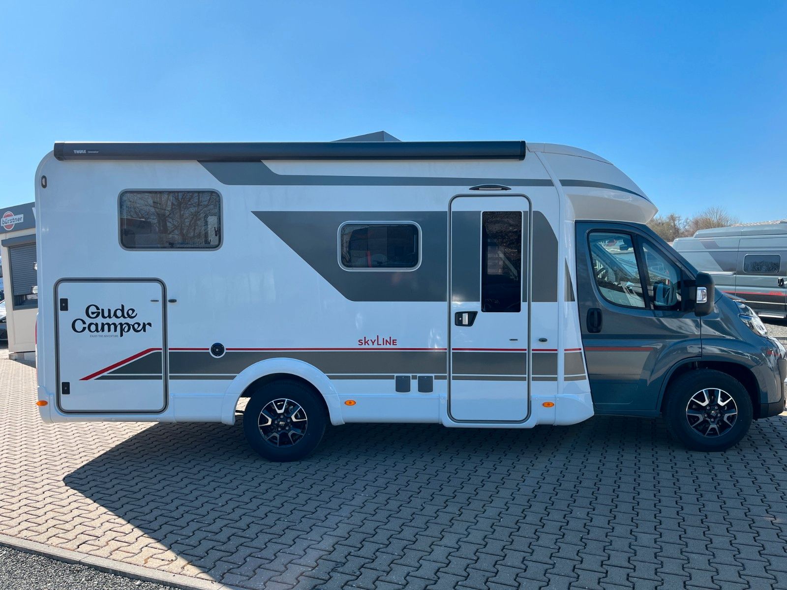 Fahrzeugabbildung Bürstner Lyseo time SkyLine 690 G *Hubbett*Navi*RFK*Sat*