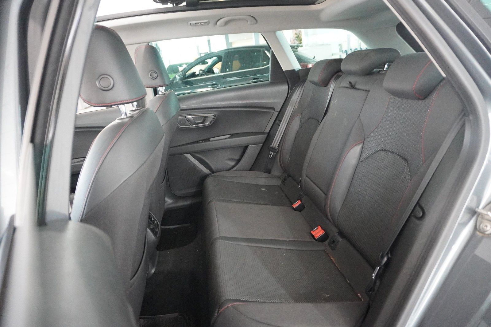 Fahrzeugabbildung SEAT Leon ST 1.4 TSI FR SPORT DSG KLIMA/PDC/TEMP/PANO