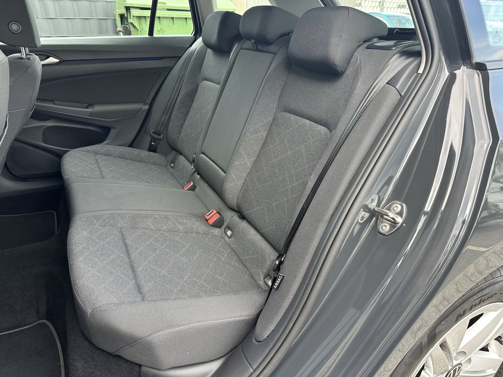 Fahrzeugabbildung Volkswagen Golf Variant 2.0 TDI DSG Life NAV+LED+ACC+KAMERA