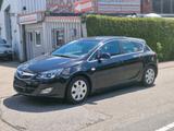 Opel Astra J Lim. 5-trg. Sport - Opel Astra aus 2010: Sport