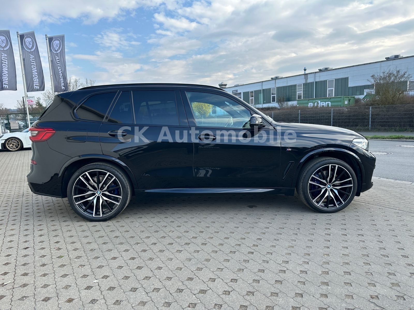 Fahrzeugabbildung BMW X5 xDrive 30d MSport/22Zoll/HeadUp/Pano/360°/AHK