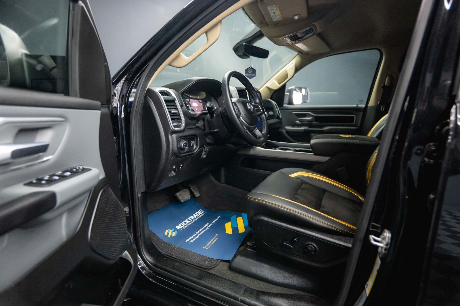 Fahrzeugabbildung Dodge RAM 5.7 V8 HEMI 4x4 OFFROAD Night GOLD EDITION