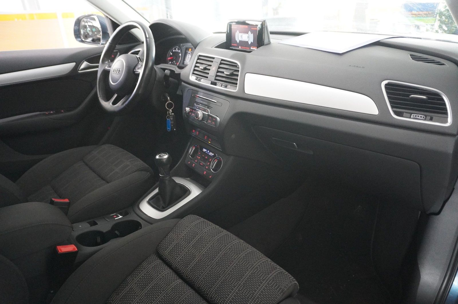 Fahrzeugabbildung Audi Q3 1.4 TFSI ULTRA SPORT NAVI/SHZ/PDC/SPORT/AHK