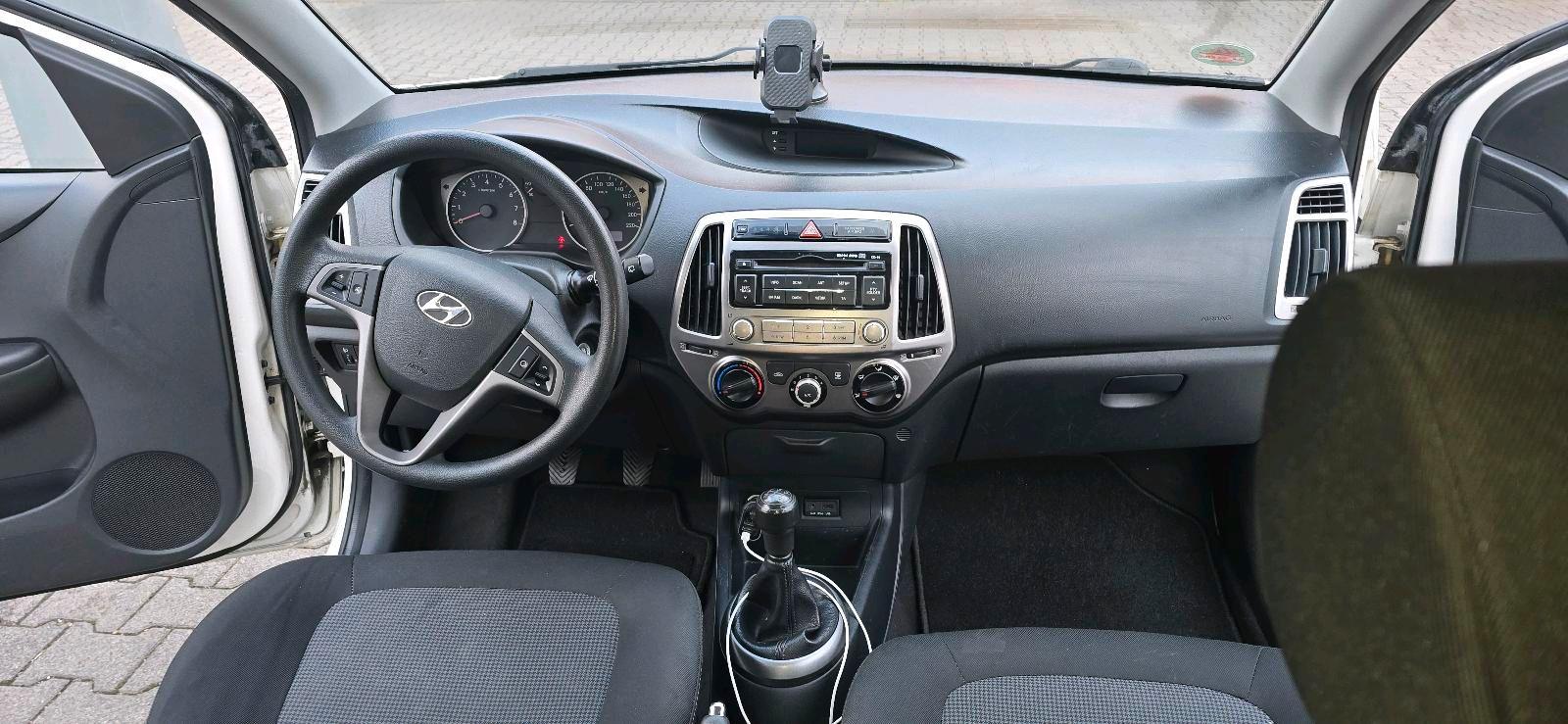 Hyundai i20 2012 — photo 6