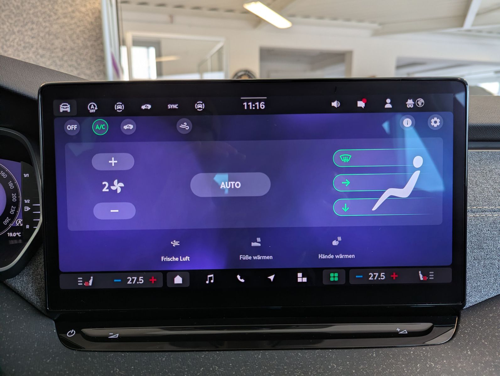 SKODA Octavia 1.5 TSI DSG ACC Style-Paket AHK 5J Garan - Image 31