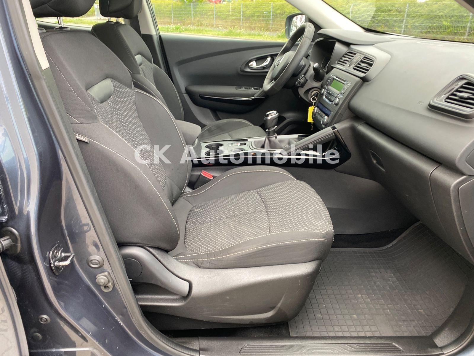 Fahrzeugabbildung Renault Kadjar Life 1.2 TCe/Klima/Tempomat/PDC/AHK