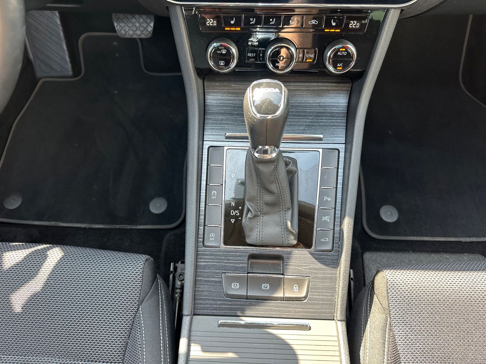 Fahrzeugabbildung SKODA Superb Combi 2.0 TDI Style AHK/Fahrass.Plus/Colu