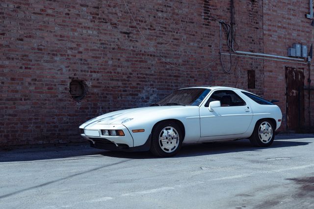 Porsche 928