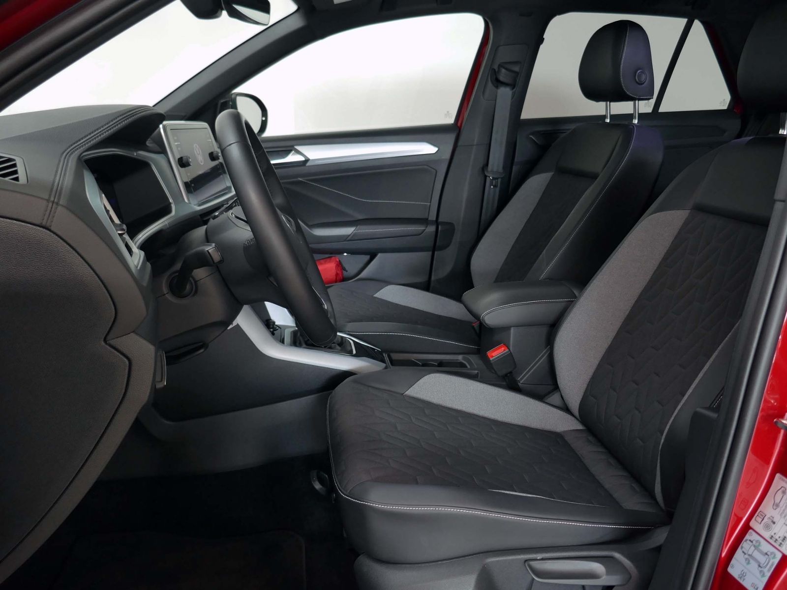 Fahrzeugabbildung Volkswagen T-Roc GOAL 1.5 TSI DSG | LED AHK RFK ACC