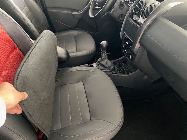 Fahrzeugabbildung Dacia Duster I Black Shadow 4x2 1.2 AHK/KAMERA/NAVI/SH