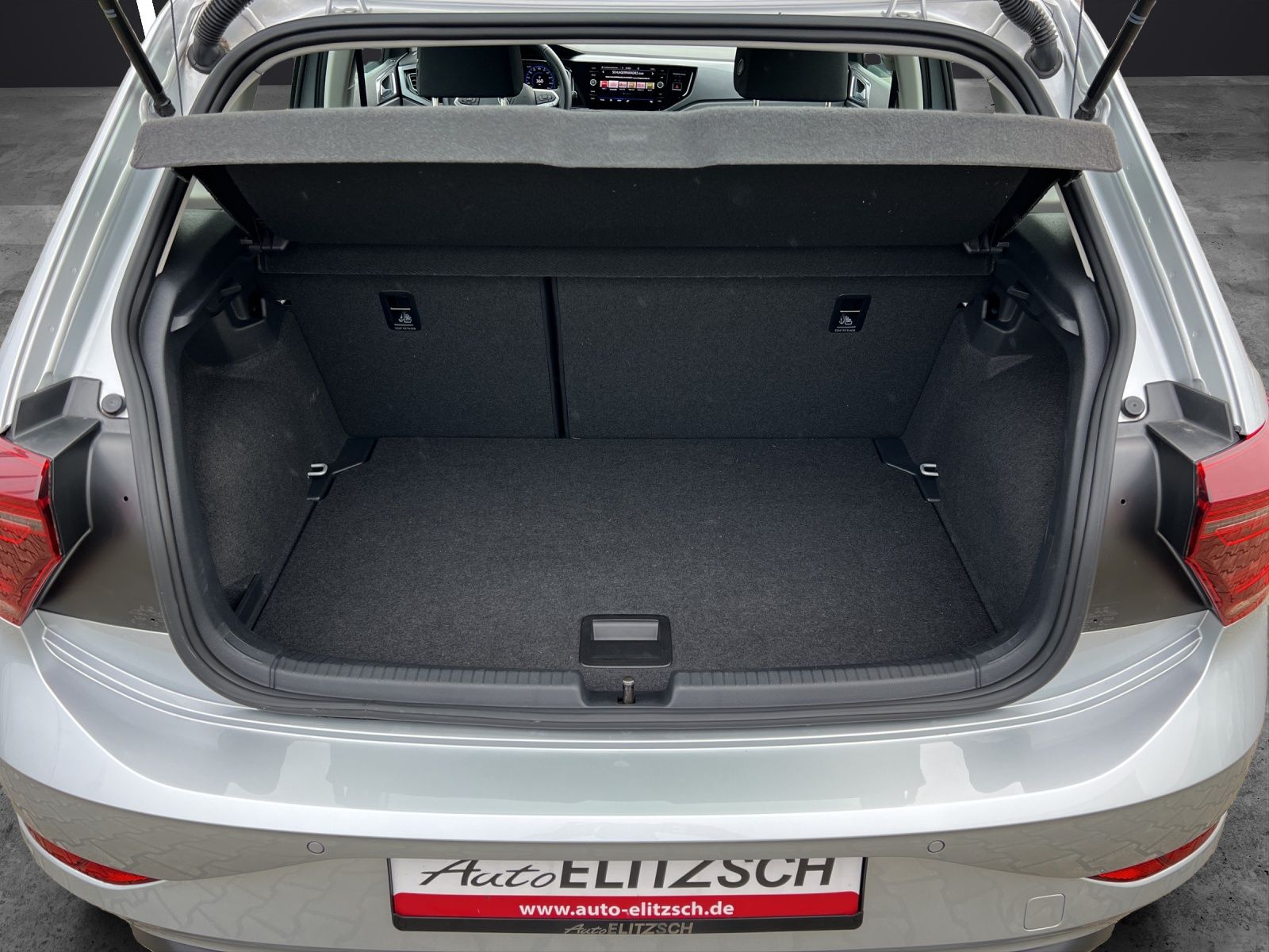 Fahrzeugabbildung Volkswagen Polo TSI Style DSG Matrix Navi AID ACC PDC SH