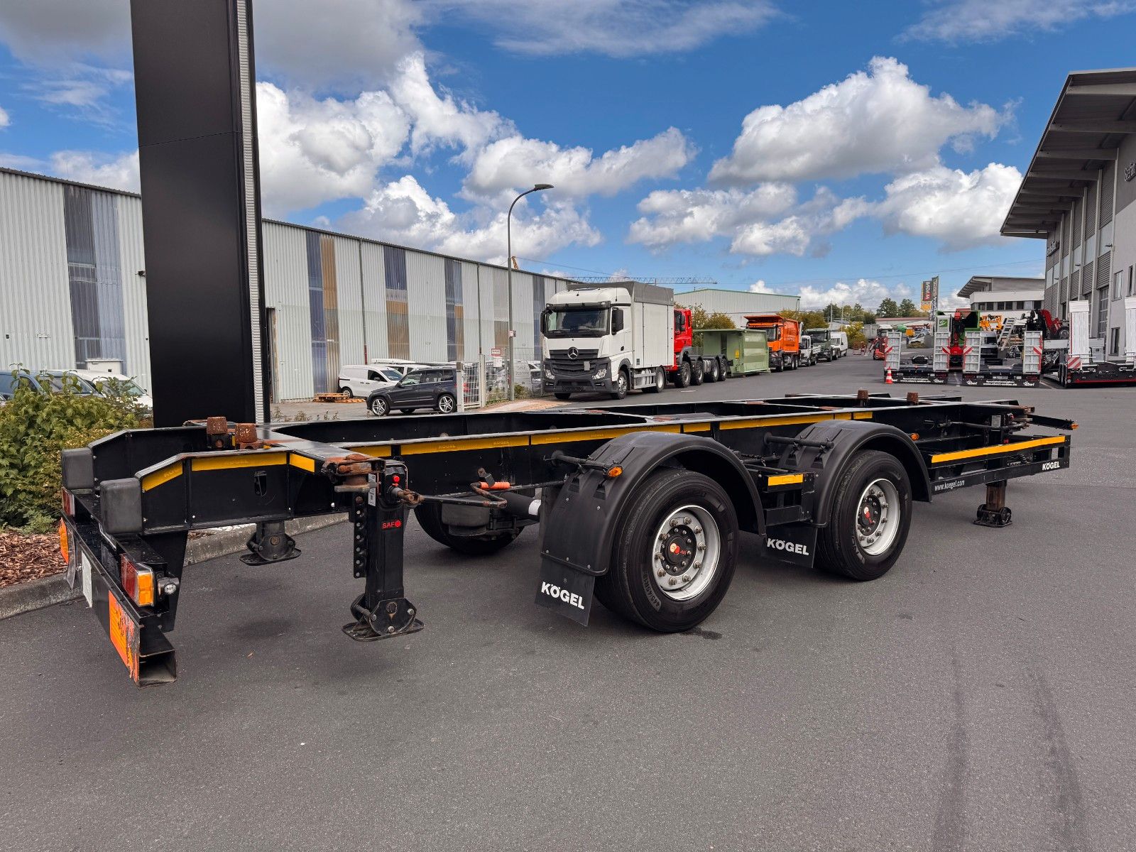 Fahrzeugabbildung Kögel ZW 18 Lafette SAF Achsen 15.910kg Nutzlast