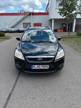 Ford Focus 1.6Tdci wenig km - Ford Focus aus 2009 mit Diesel-Antrieb