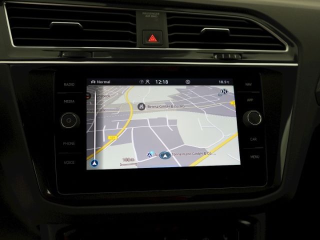 Tiguan R-LINE TDI DSG+AHK+MATRIX LED+NAVI+RÜCKFA