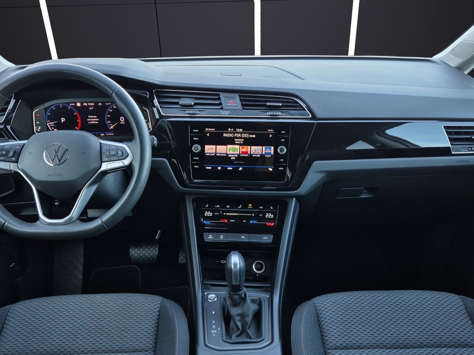 Fahrzeugabbildung Volkswagen Touran TSI Comfortline DSG R-Line LED Navi AID A