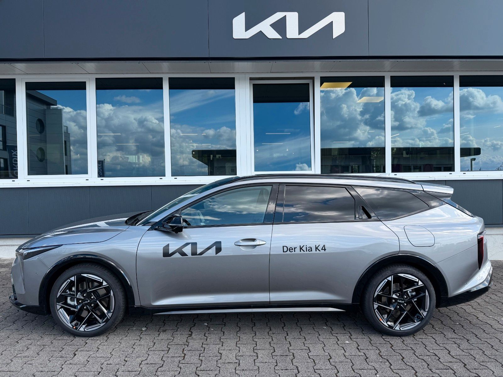 Fahrzeugabbildung Kia K4 SW 1.6T 180 DCT GTL DWP+ SZ SD 18 GD