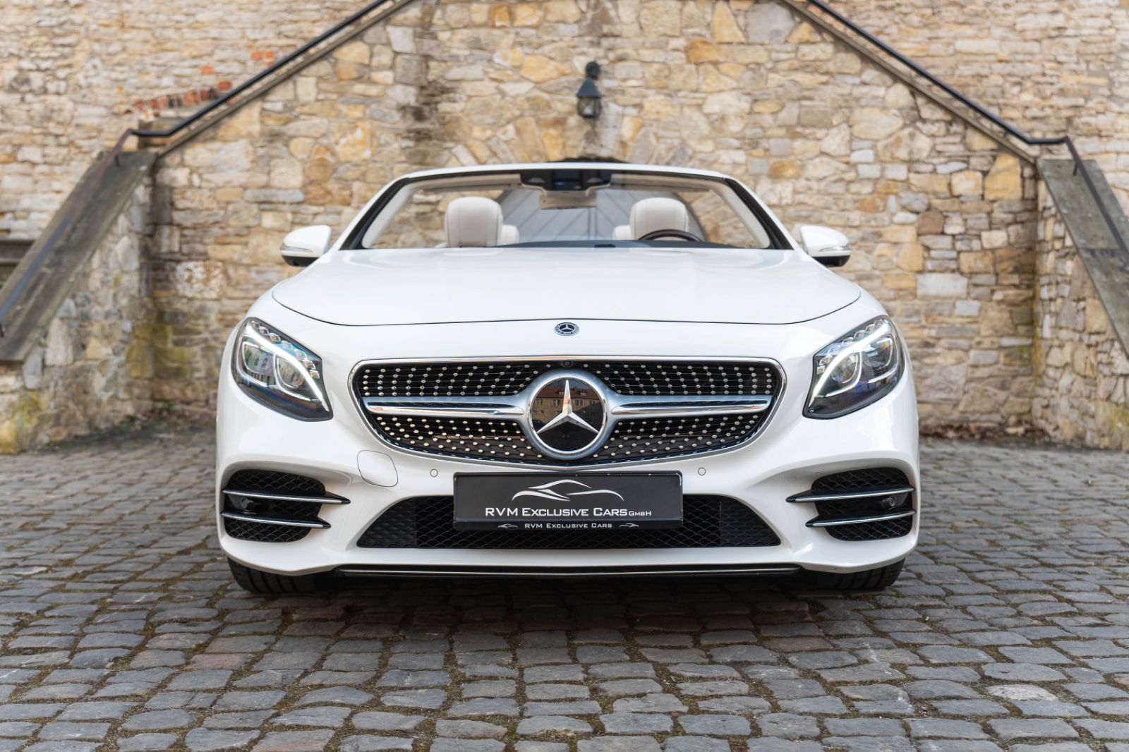 Fahrzeugabbildung Mercedes-Benz S 560 Cabriolet Burmester 360° LED ACC Massage