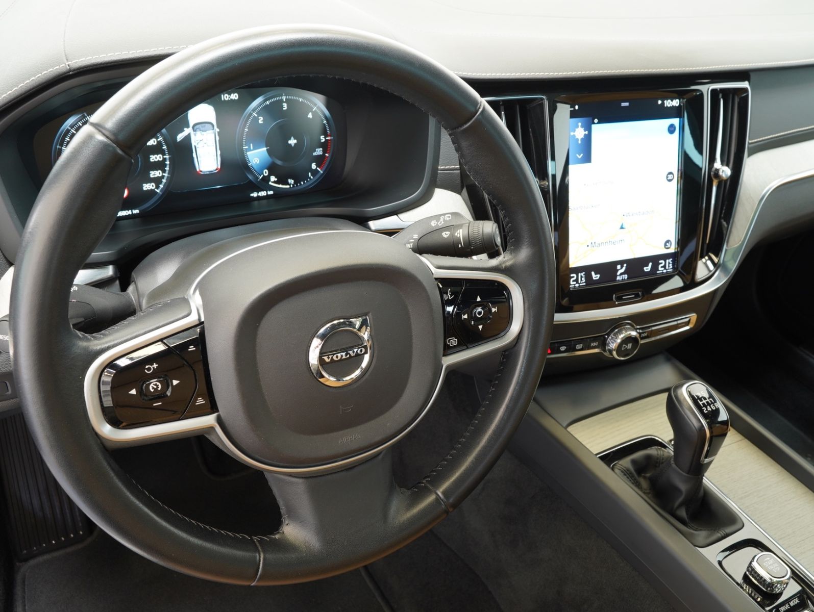 Fahrzeugabbildung Volvo V60 Kombi Inscription XENIUM/ACC/BLIS/PANO/360°