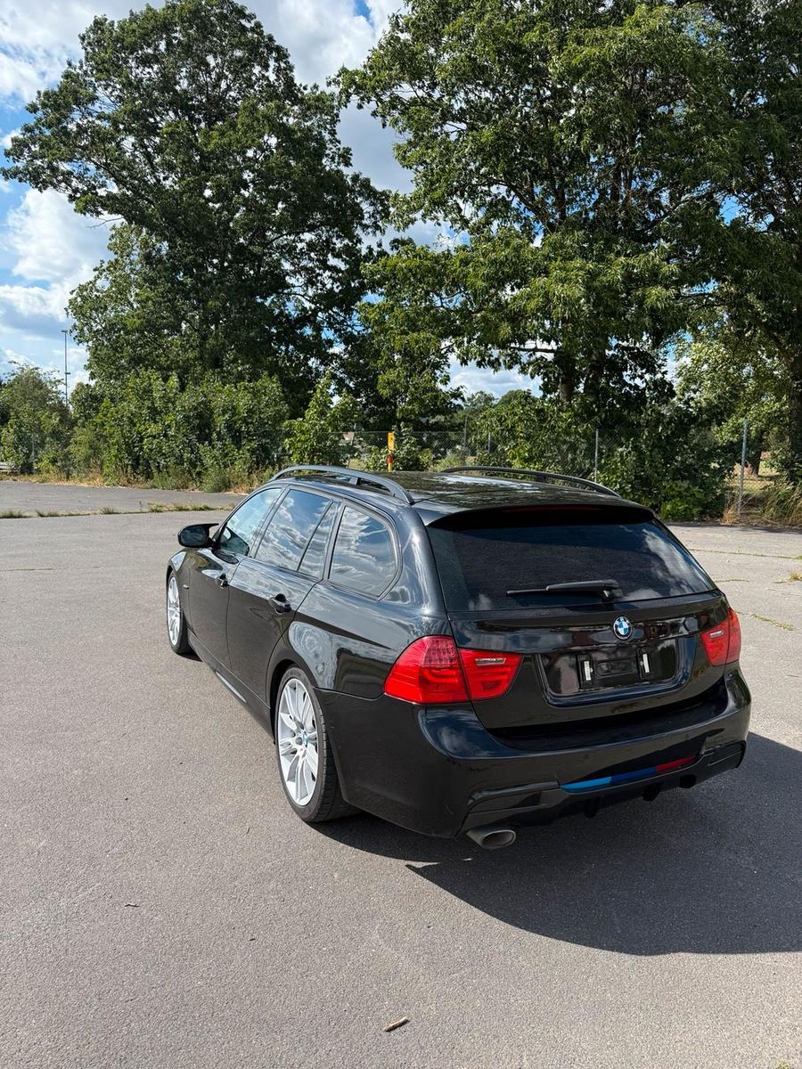 BMW 320 2009 — engine 177 HP (130kW)