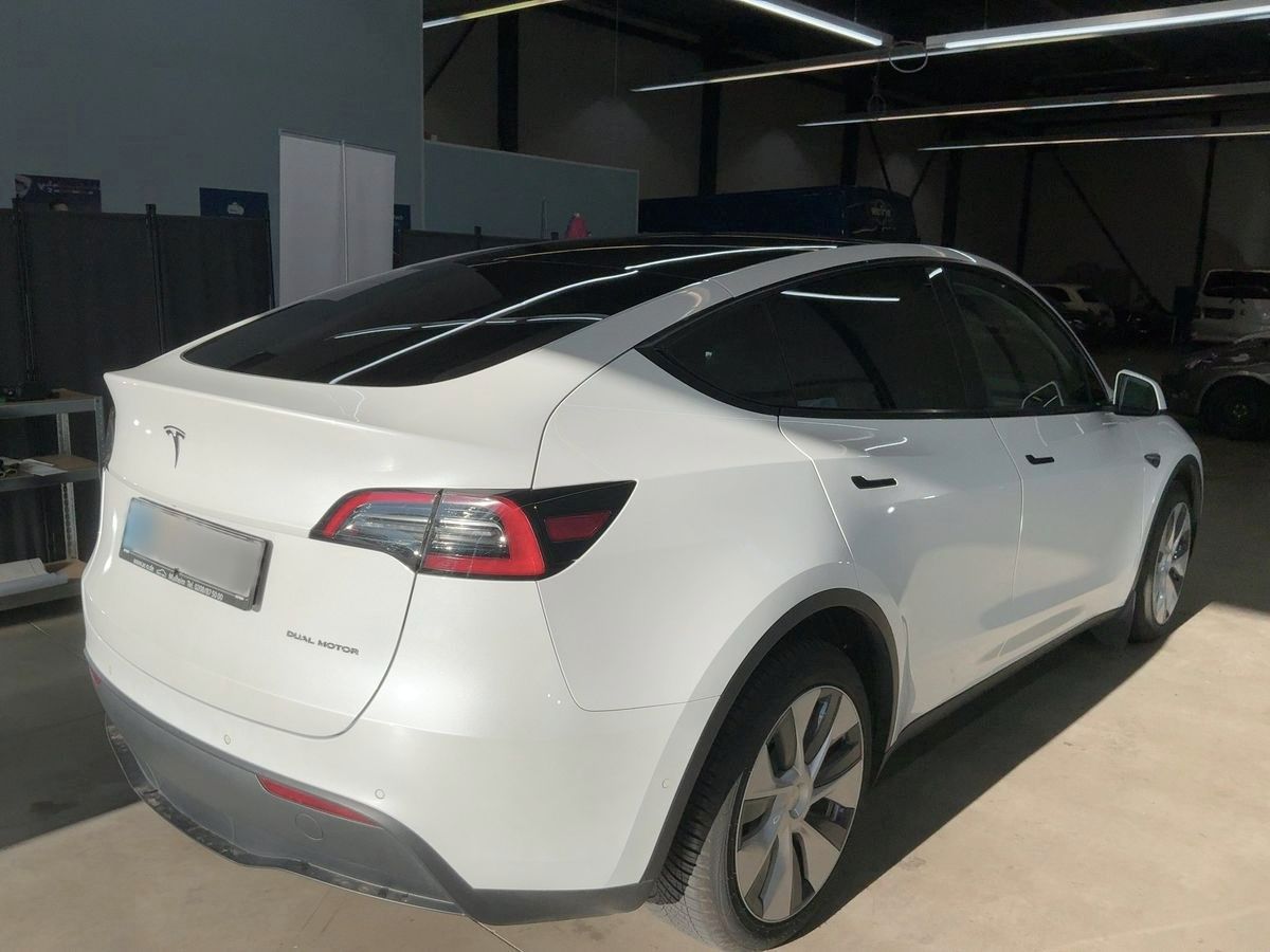 Tesla Model Y LONG RANGE Dual AWD 514PS PARKSENSOREN P foto 3