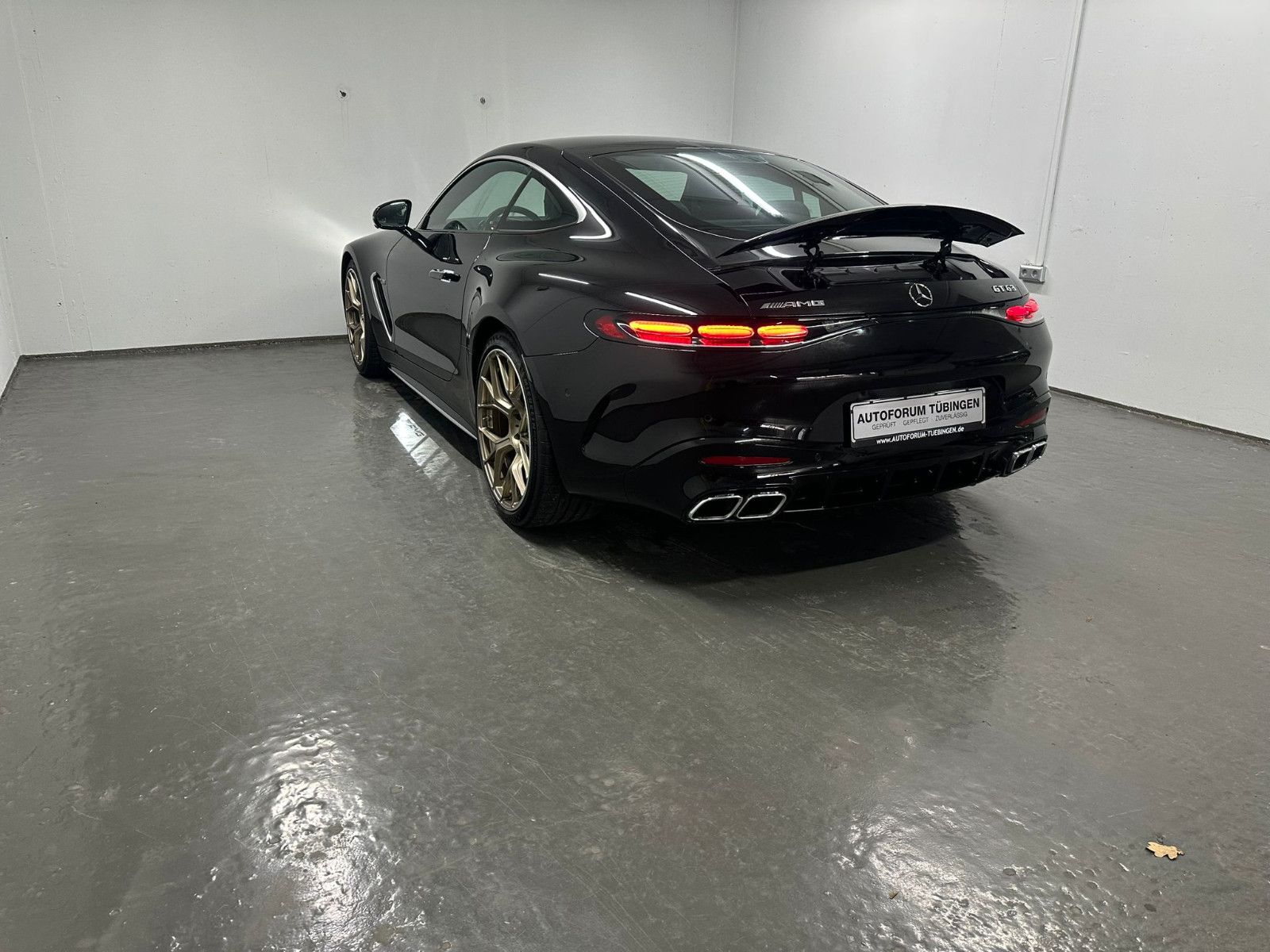 Fahrzeugabbildung Mercedes-Benz AMG GT 63 4MATIC+ *KERAMIK*PREMIUM*MANUFAKTUR*