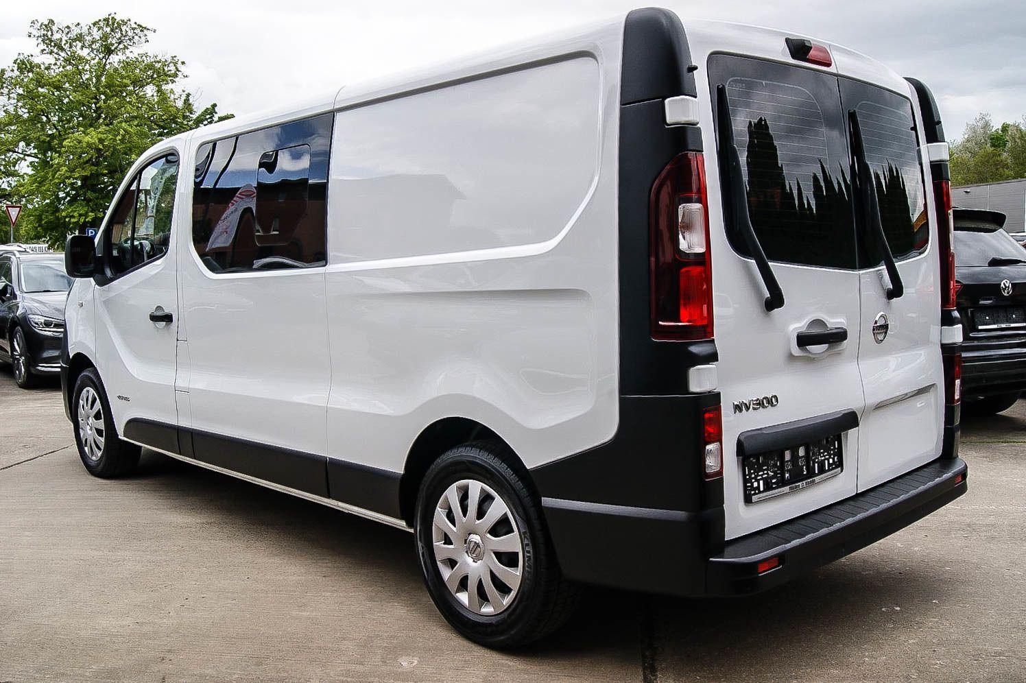 Fahrzeugabbildung Nissan NV300 MIXTO Family L2H1 NAVI KAMERA 6-Sitze