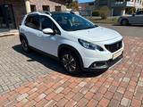 Peugeot 2008 Allure+Panorama+Leder+Navi+Automatik+ - Peugeot 2008: Kleinwagen
