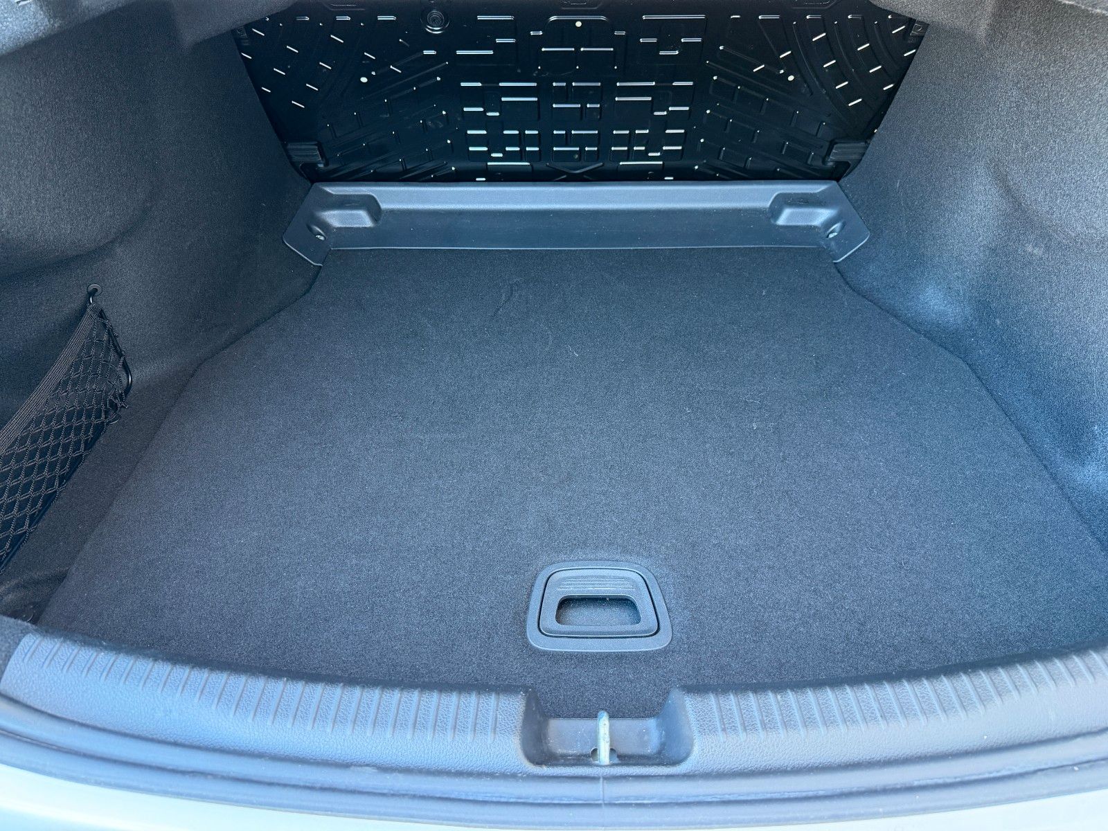 Fahrzeugabbildung Mercedes-Benz C 300 AMG Night+R-Kamera+LED+Ambiente+TOTW+18"