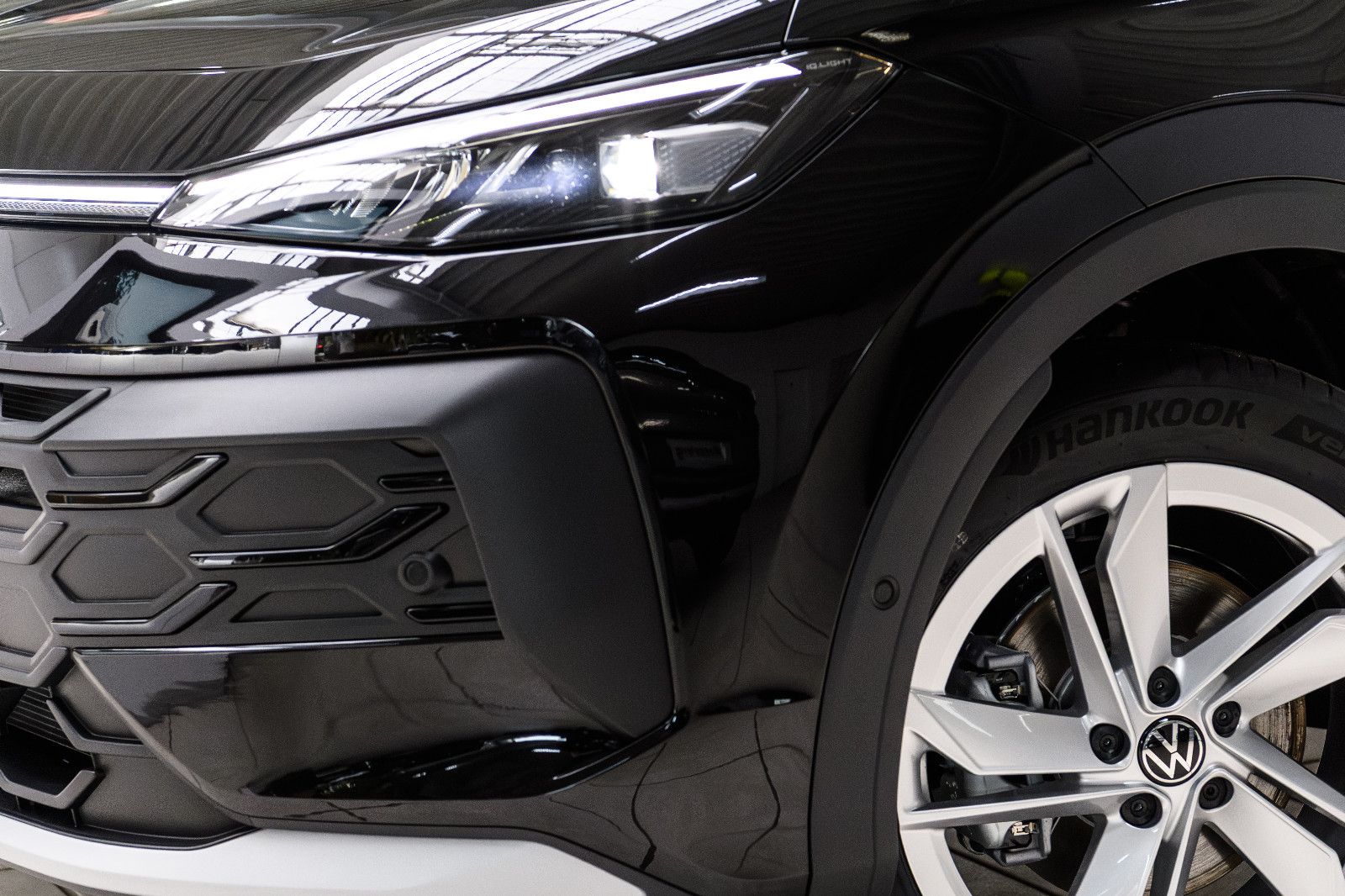 Fahrzeugabbildung Volkswagen T-Roc 1.5 eTSI  Style+IQ-Light+AHK+5 Jahre Gar.