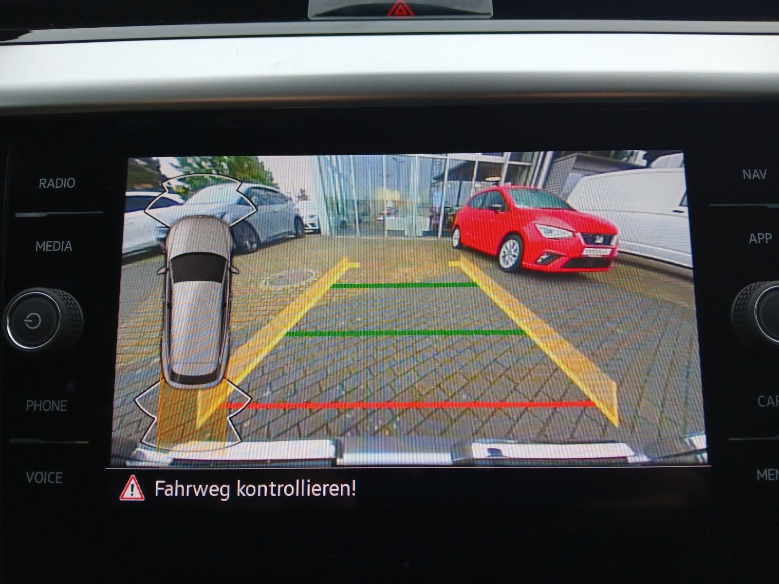 Fahrzeugabbildung Volkswagen Arteon SB TDI Elegance DSG LED AHK Navi AID ACC