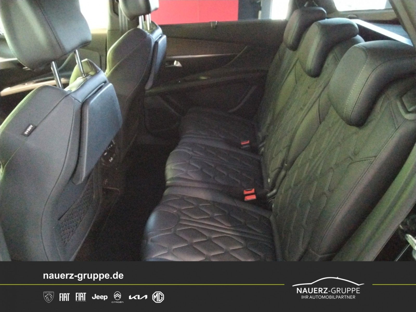 Fahrzeugabbildung Peugeot 5008 GT Pack 180PS Mass.Sitze Focal