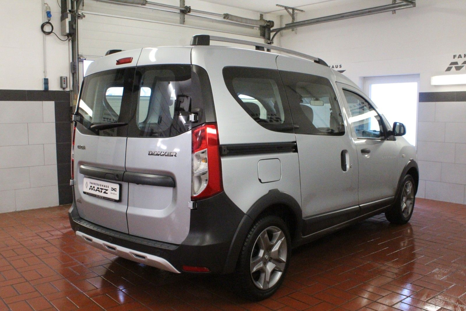 Fahrzeugabbildung Dacia Dokker SCe 100 Stepway *Navi*Klima*Kamera*