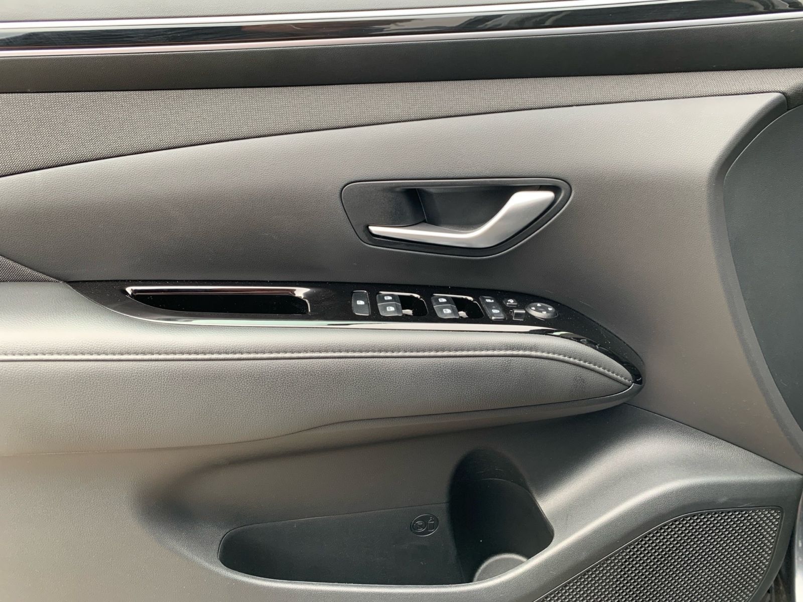 Fahrzeugabbildung Hyundai TUCSON 1.6 T-GDI Trend Plug-In Hybrid 4WD 1Hd